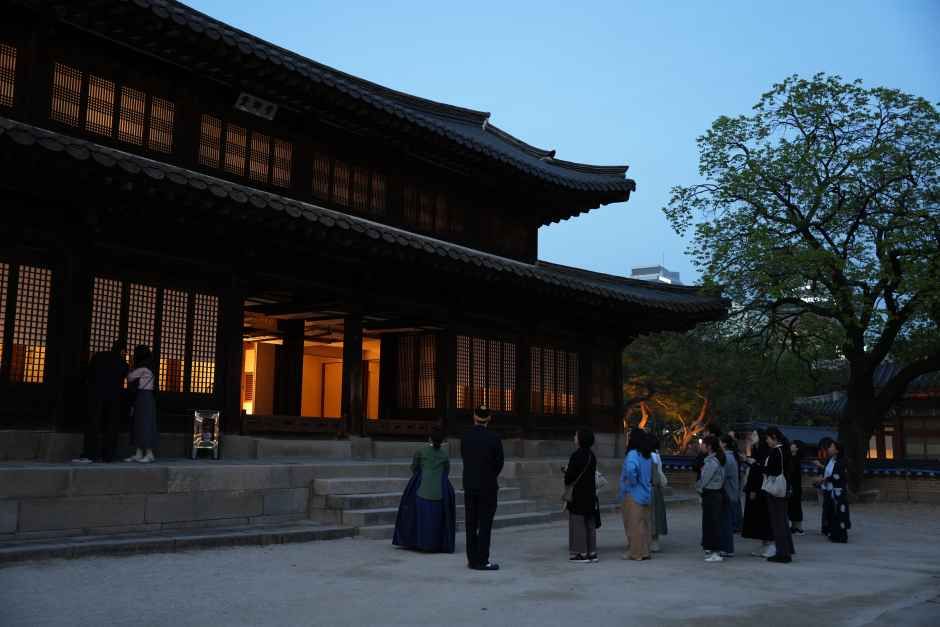 덕수궁 밤의 석조전 이미지 3
